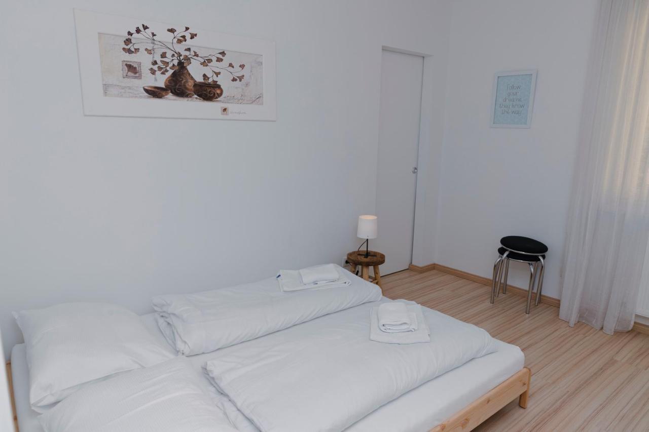 Beautiful 2-Bedroom Apartment Near Schoenbrunn Viena Exterior foto