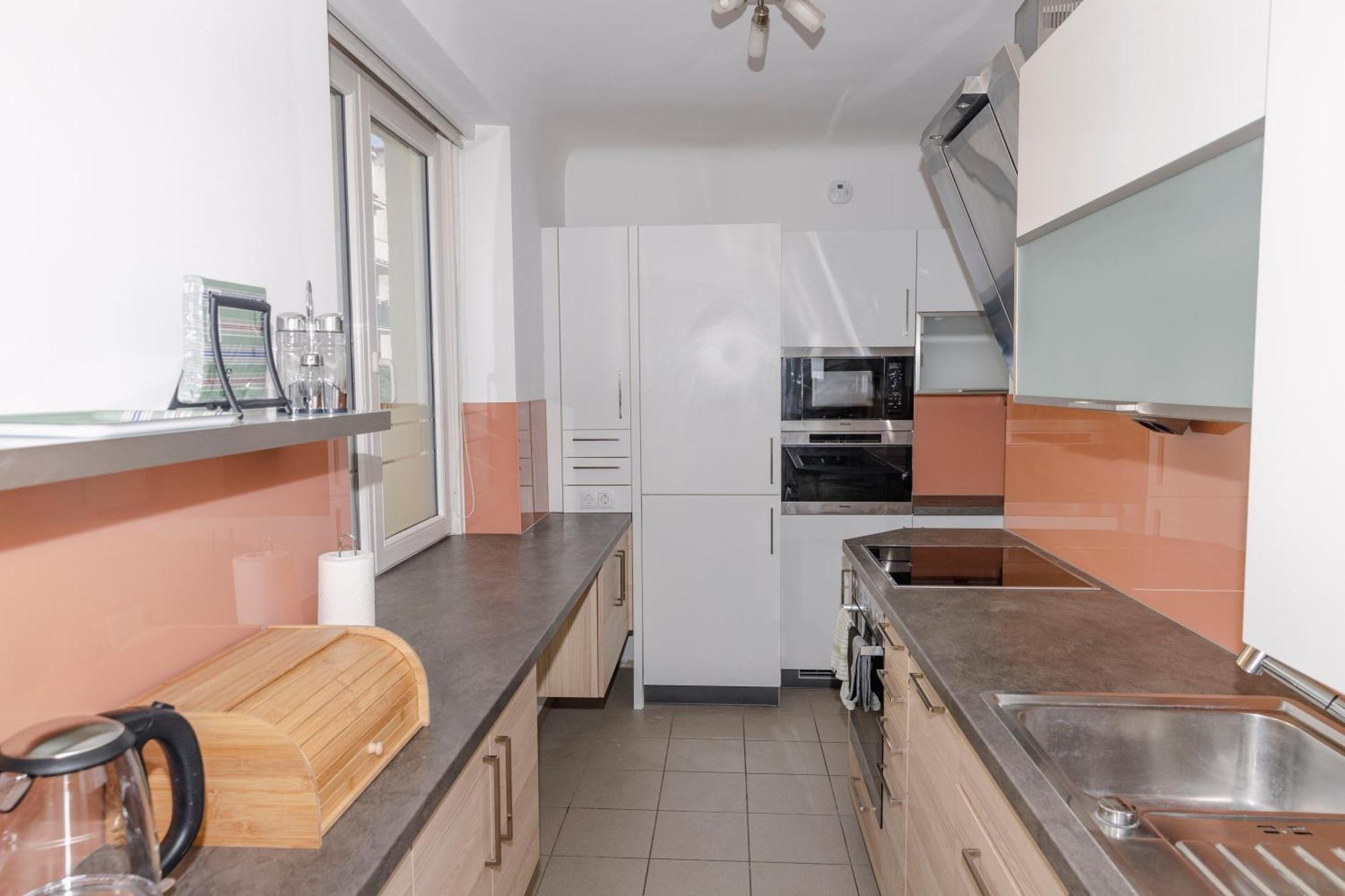 Beautiful 2-Bedroom Apartment Near Schoenbrunn Viena Exterior foto