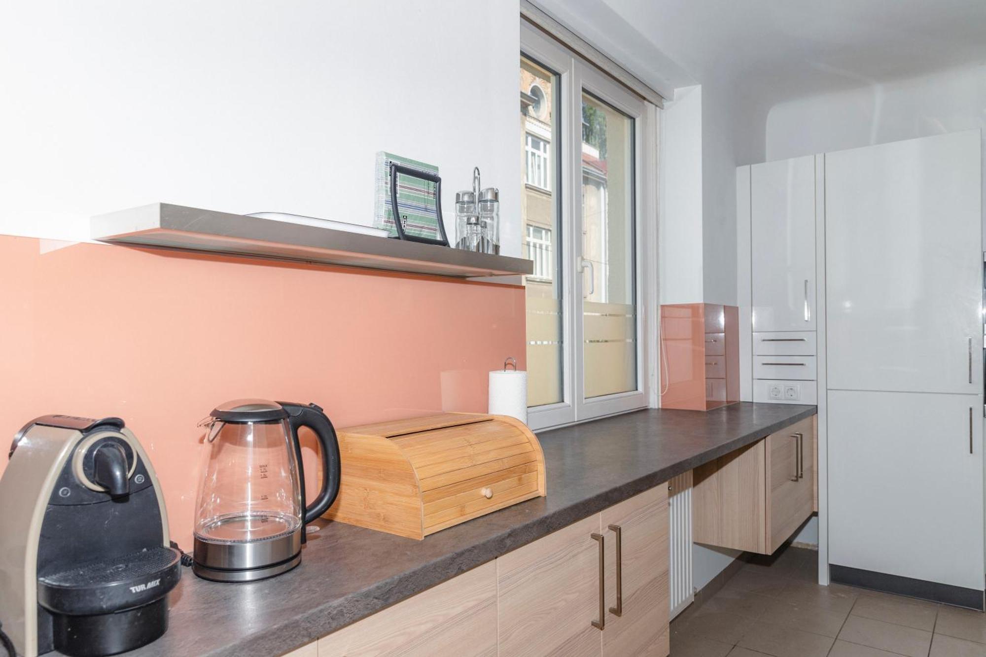Beautiful 2-Bedroom Apartment Near Schoenbrunn Viena Exterior foto